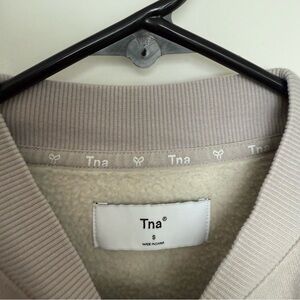 Aritzia Tna cropped gray sweatshirt